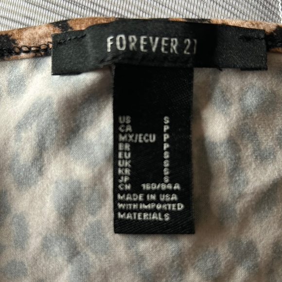 Leopard print long sleeve crop top - Picture 3 of 3